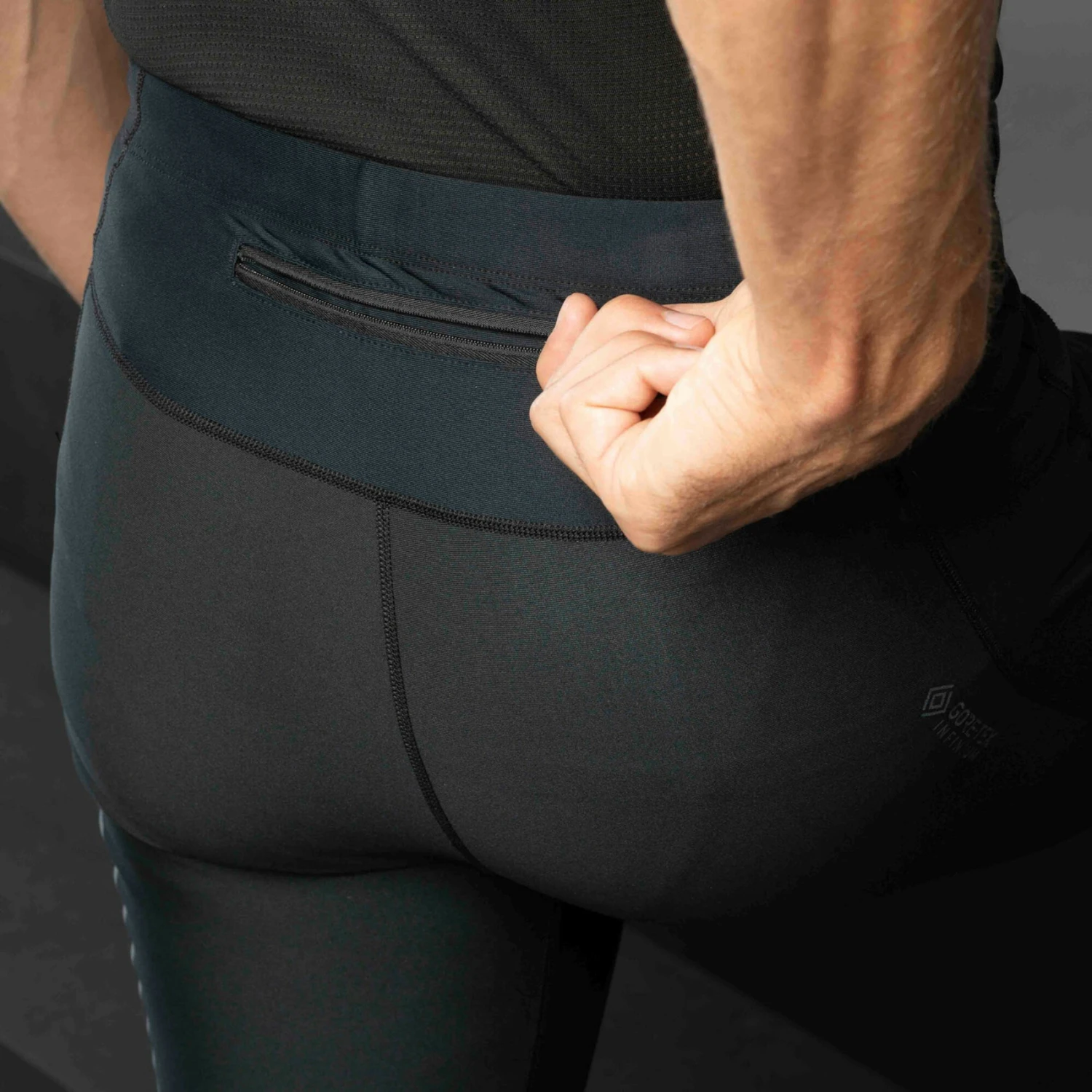 Gore Wear Men'sR5 GORE-TEX INFINIUM™ Tights - Black 4 Gore Wear Men'sR5 GORE-TEX INFINIUM™ Tights - Black - Image 4