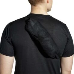 BROOKS Men's Canopy Jacket 2022 - Black 21 BROOKS Men's Canopy Jacket 2022 - Black -Keen Wear Shop 211385 001 D6 Canopy Jacket