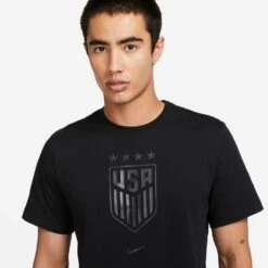 Nike Men's USA 4 Star Crest Tee - Black -Keen Wear Shop AURORA DO8320 010 PHSYM001 2000 1
