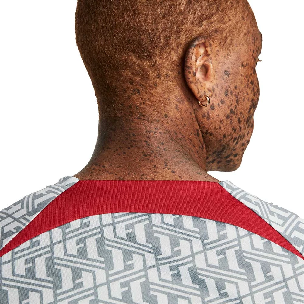 Nike Men's Liverpool FC Prematch Short Sleeve - Wolf Grey/Tough Red 4 Nike Men's Liverpool FC Prematch Short Sleeve - Wolf Grey/Tough Red - Image 4