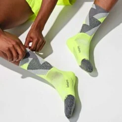 Feetures Unisex Elite Light Cushion Mini Crew Sock - Peak Lightening -Keen Wear Shop Lightning3 1024x1024 3e91b23a e186 4afe 855c 28ebbfd4f1ec
