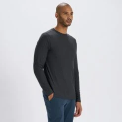 Vuori Men's Long Sleeve Strato Tech Tee - Charcoal Heather -Keen Wear Shop V178 HCC 2