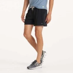 Vuori Men's Course Run Short - Black -Keen Wear Shop V376BLK 1685a 1200x crop center jpg