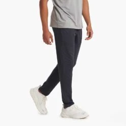 Vuori Men's Ponto Performance Pant - Midnight Heather 9 Vuori Men's Ponto Performance Pant - Midnight Heather -Keen Wear Shop V418HMD FA22 M ECOMM BOTTOM 2852 1200x crop center jpg