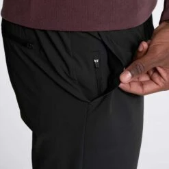 Vuori Men's Fleet Jogger Pant - Black -Keen Wear Shop V444BLK SP23 M ECOMM PANTS 02377new 1200x crop center jpg